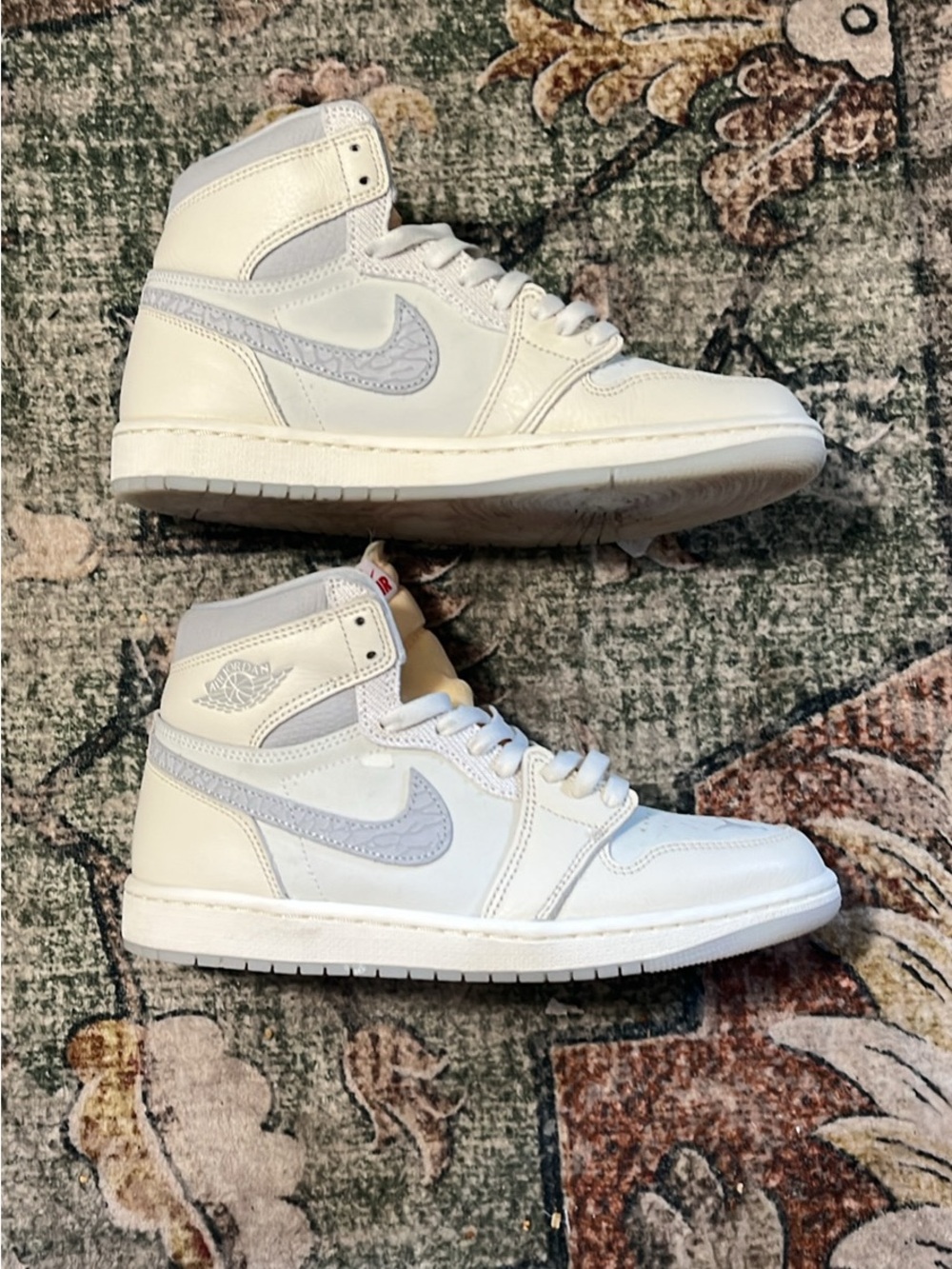 Jordan Men’s White & Cream AJ 1 OG  - Nike Air Size 8.5 Men Like New Condition - Picture 4 of 6
